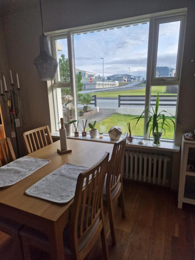 Sol - S12 Guesthouse Keflavík Екстериор снимка